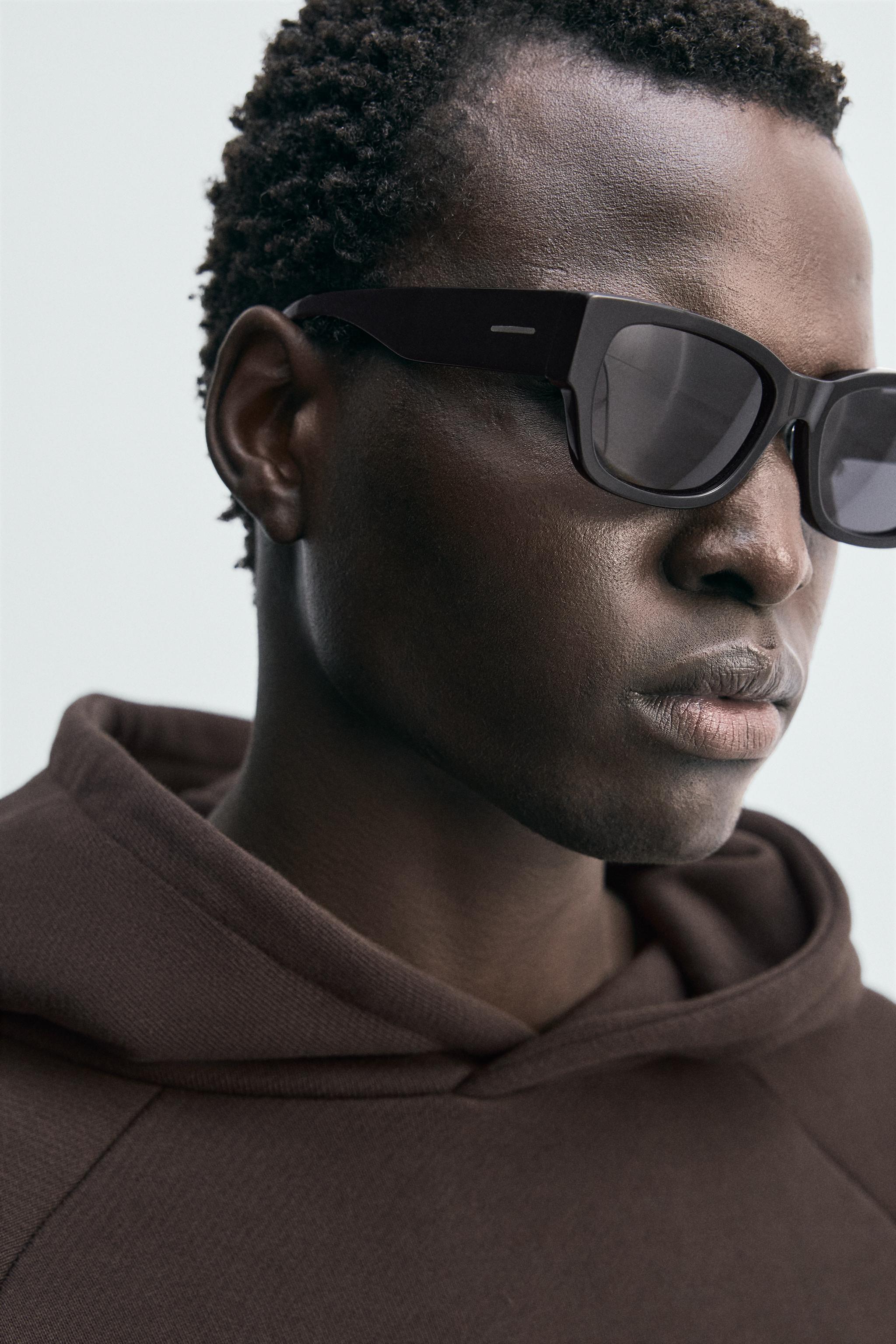 CONTRAST STRIPE SWEATSHIRT